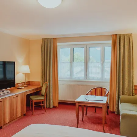Österreichischer Hof-im Bademantel direkt in die Alpentherme-3